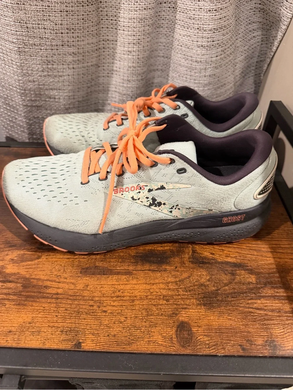 Brooks Ghost Women's Running Shoes - Light Green with Coral Laces